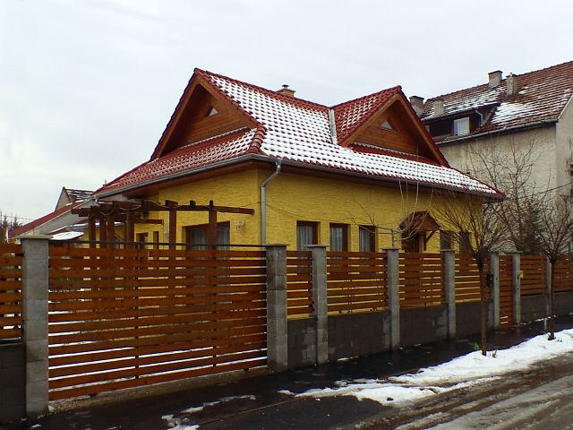 Budapest - FSZT+TTÉR, 175 m2 - Családi ház részlegesen beépített tetőtérrel