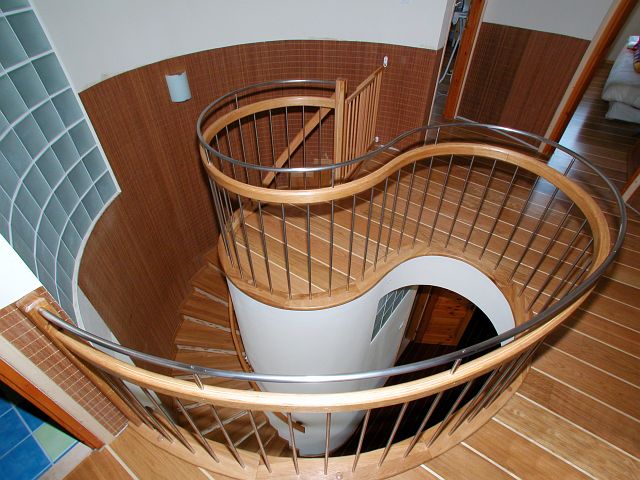 Budapest - FSZT+TTÉR, 155 m2 - A csigalépcső az egész ház központja