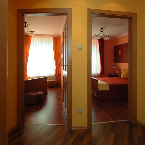 Budapest XIII., Szegedi Ház - 68 m2, 1 + 2 félszoba - Kis beugróból nyílnak a hálószobák